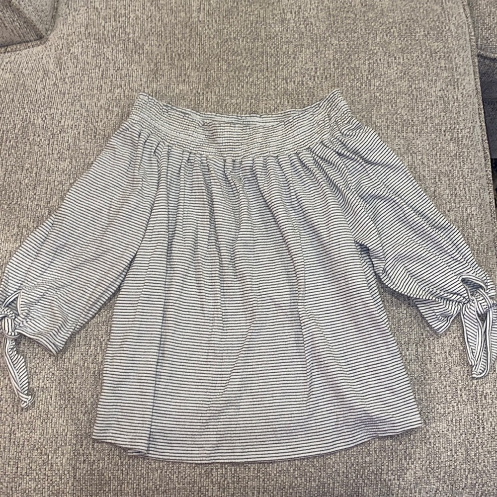 Striped strapless shirt